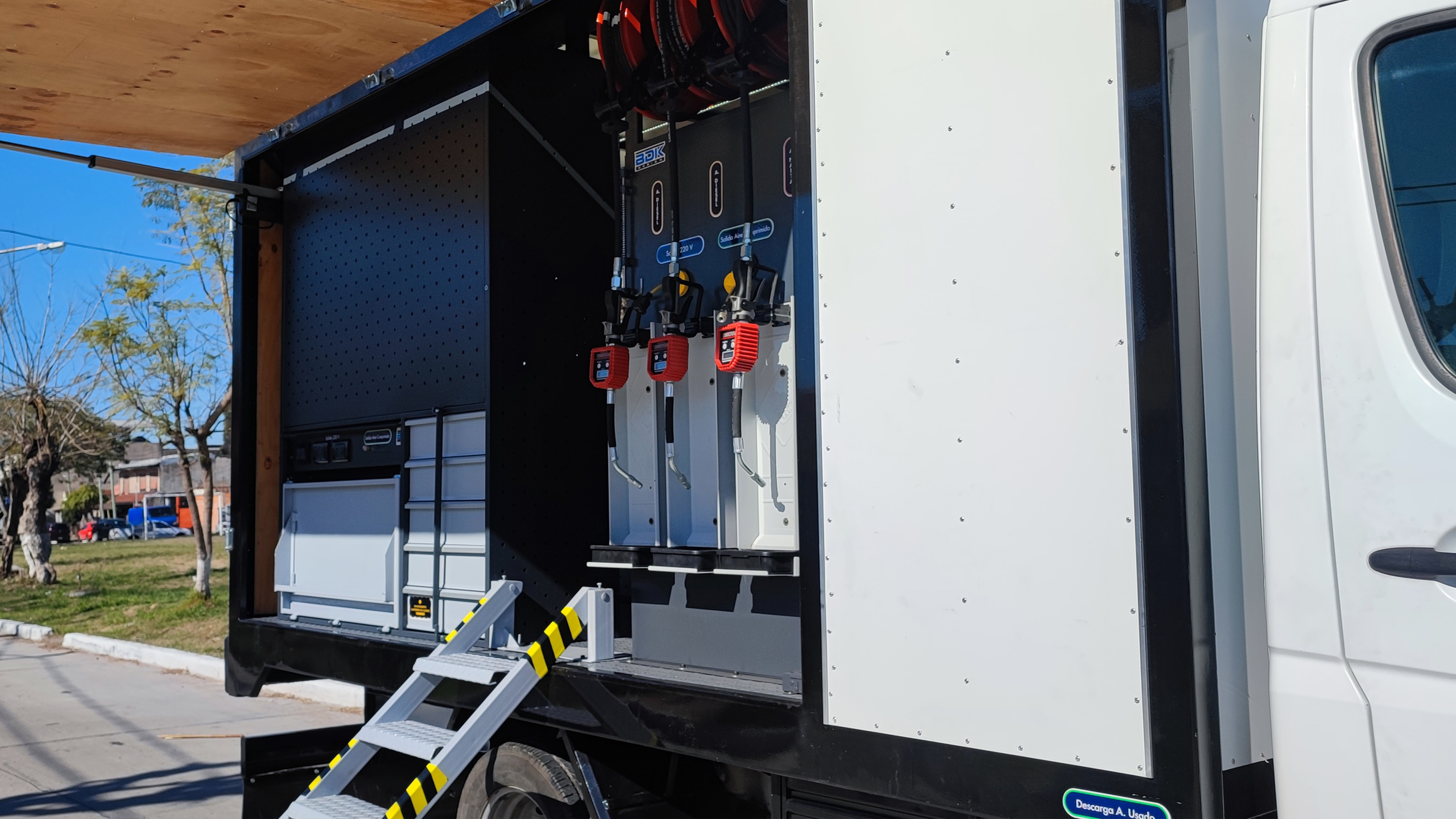 Equipamiento para talleres móviles BDK Design