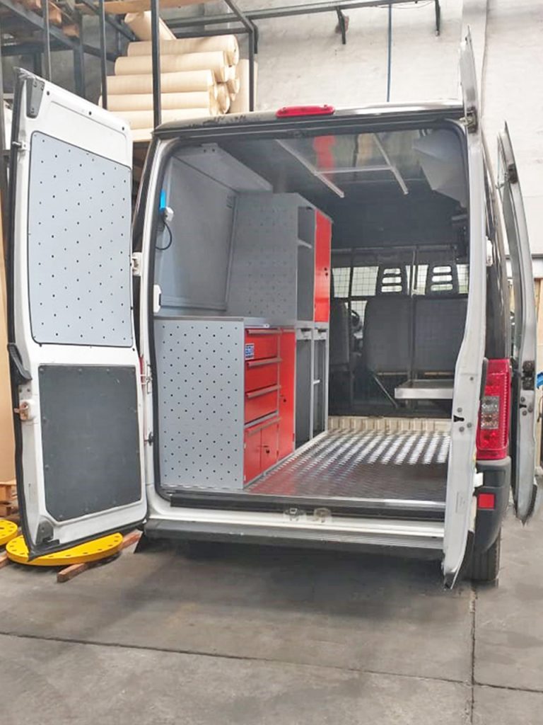 Equipamiento bicicleteria movil - BDK Design